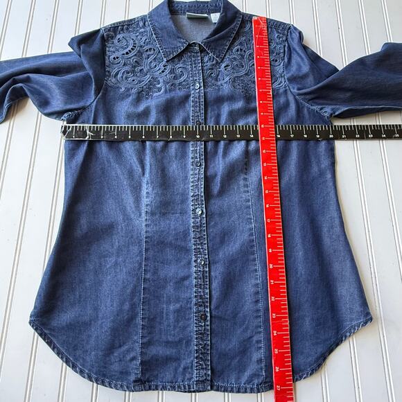 Chico's women's long-sleeve denim shirt embroidered cutouts size S/M - Picture 8 of 9